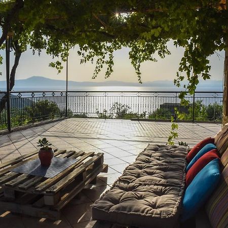 Coastal Stone Residence With Spectacular Scenery Kitriai Экстерьер фото