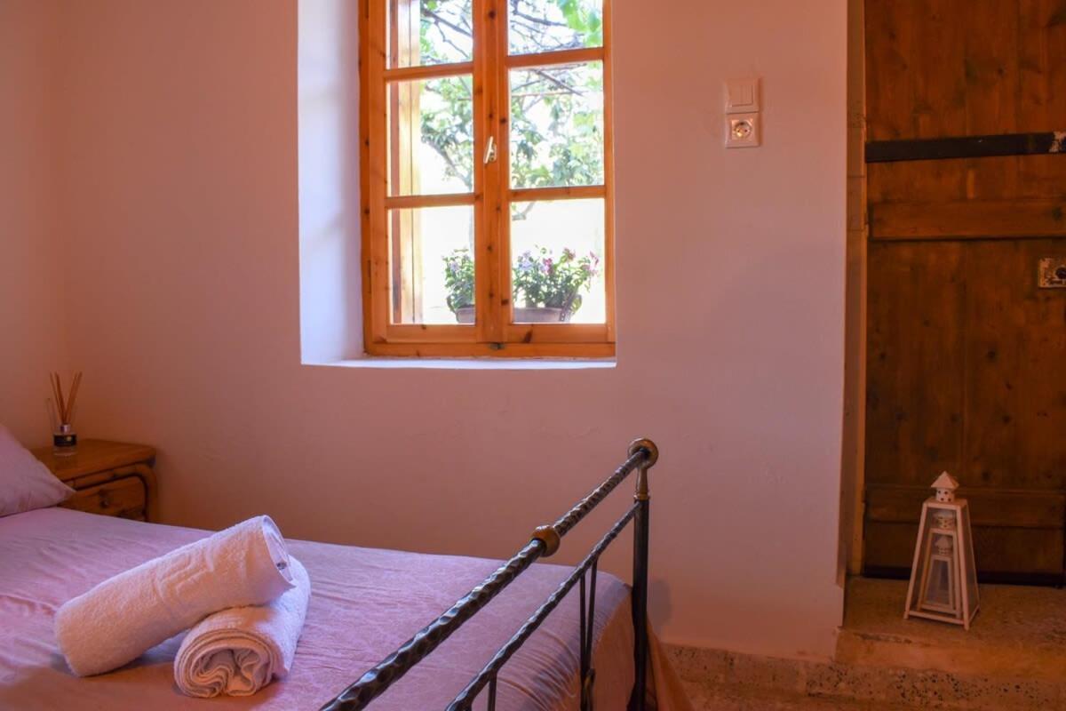 Coastal Stone Residence With Spectacular Scenery Kitriai Экстерьер фото